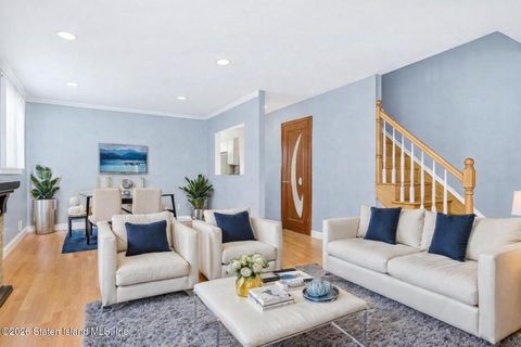 Photo of 538 Leverett Avenue, Staten Island, NY 10308 (MLS # 2506049)