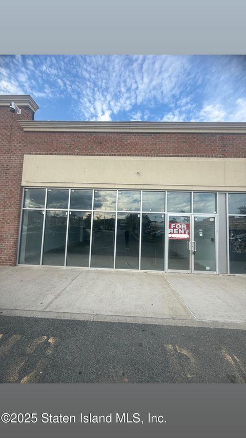 Photo of 2343 Forest Ave Ave #6, Staten Island, NY 10303 (MLS # 2506017)