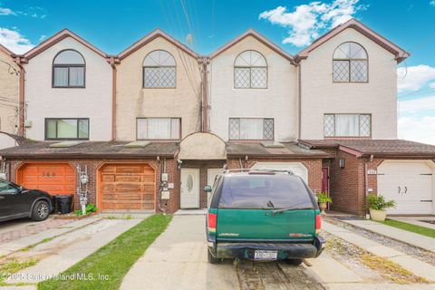 Photo of 364 Walker Street, Staten Island, NY 10303 (MLS # 2505099)