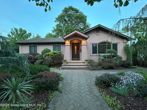 Photo of 337 Eltingville Boulevard, Staten Island, NY 10312 (MLS # 2506833)