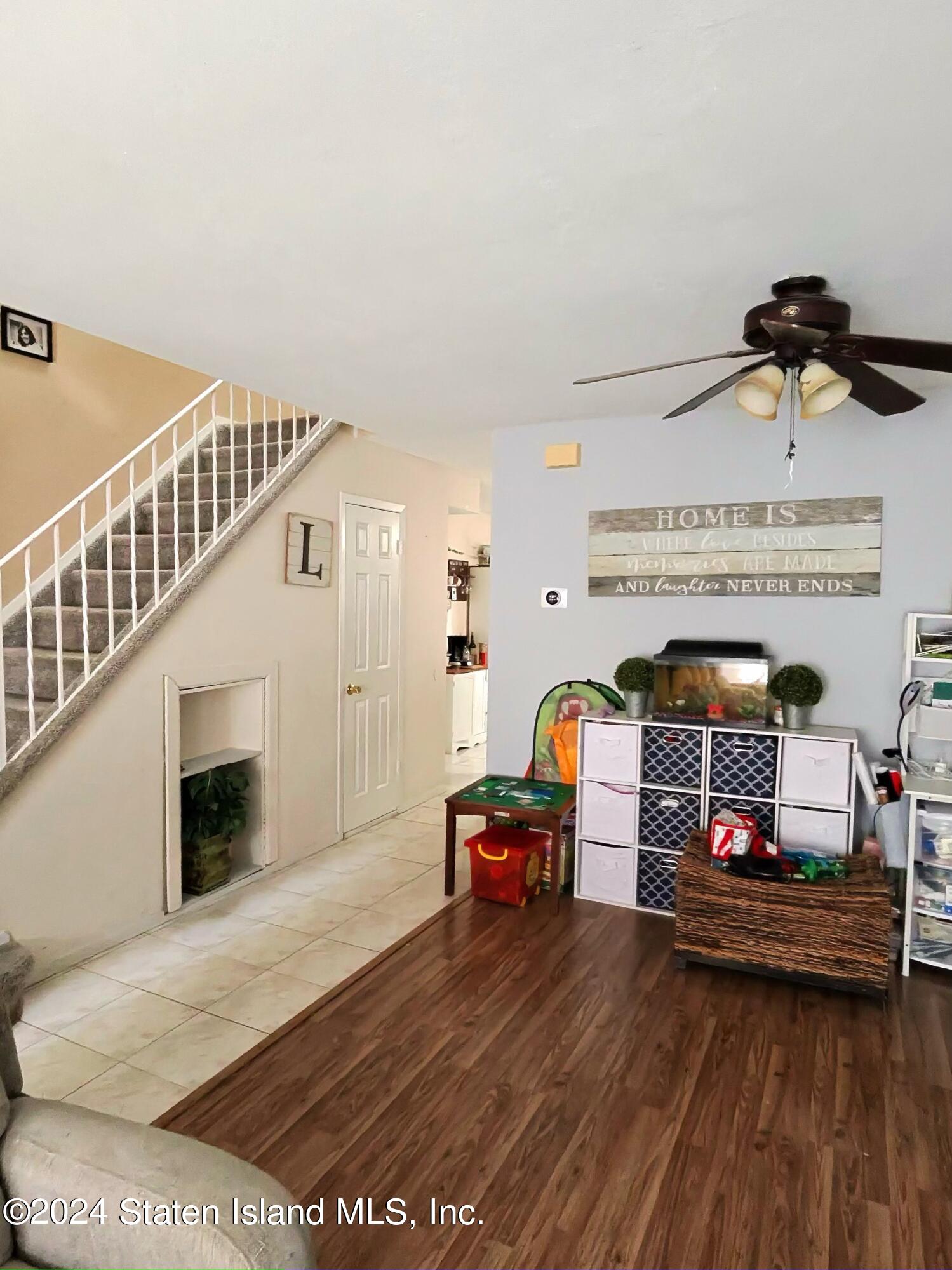 101 Redwood Loop, Staten Island, New York image 5