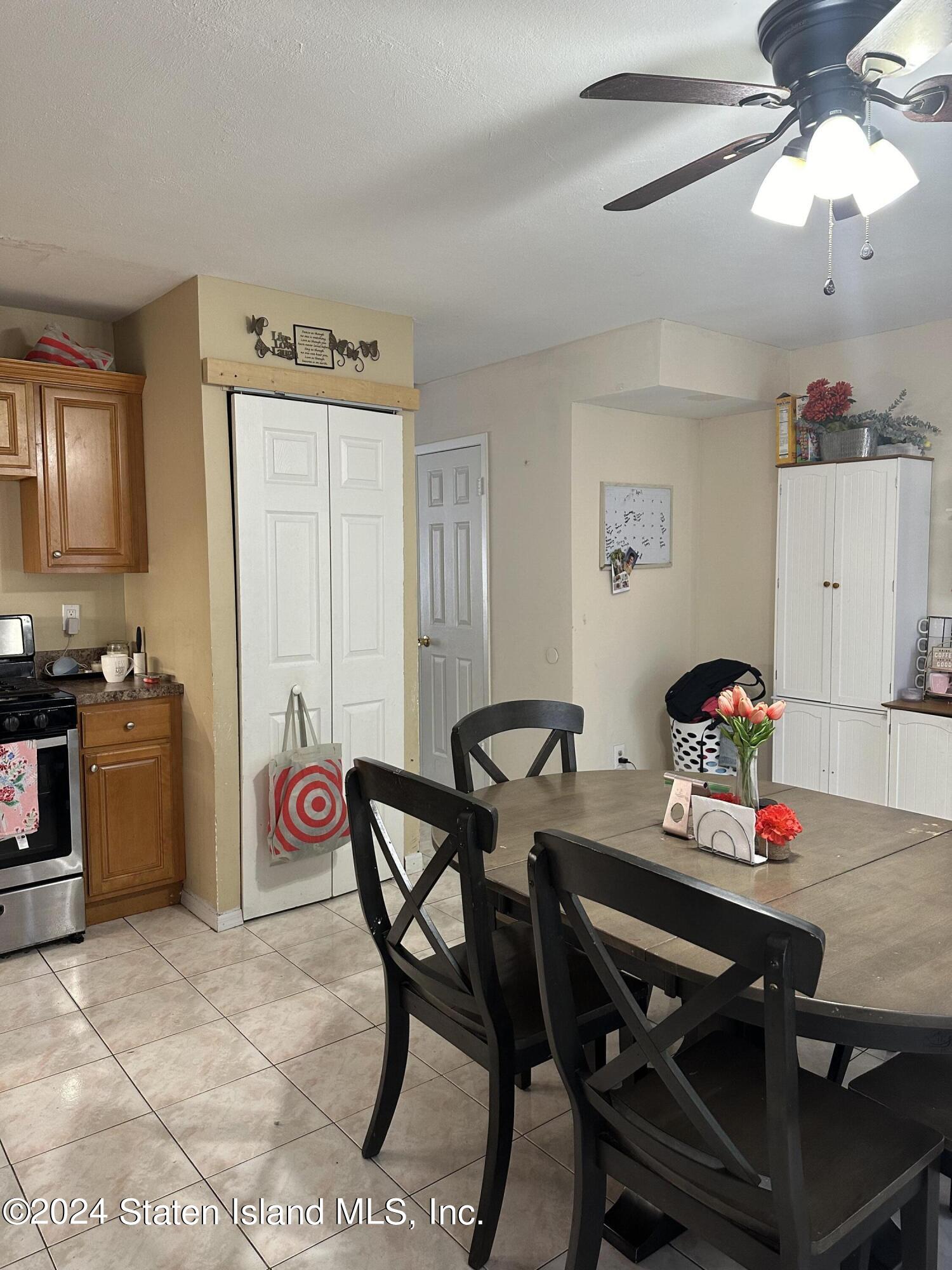 101 Redwood Loop, Staten Island, New York image 6