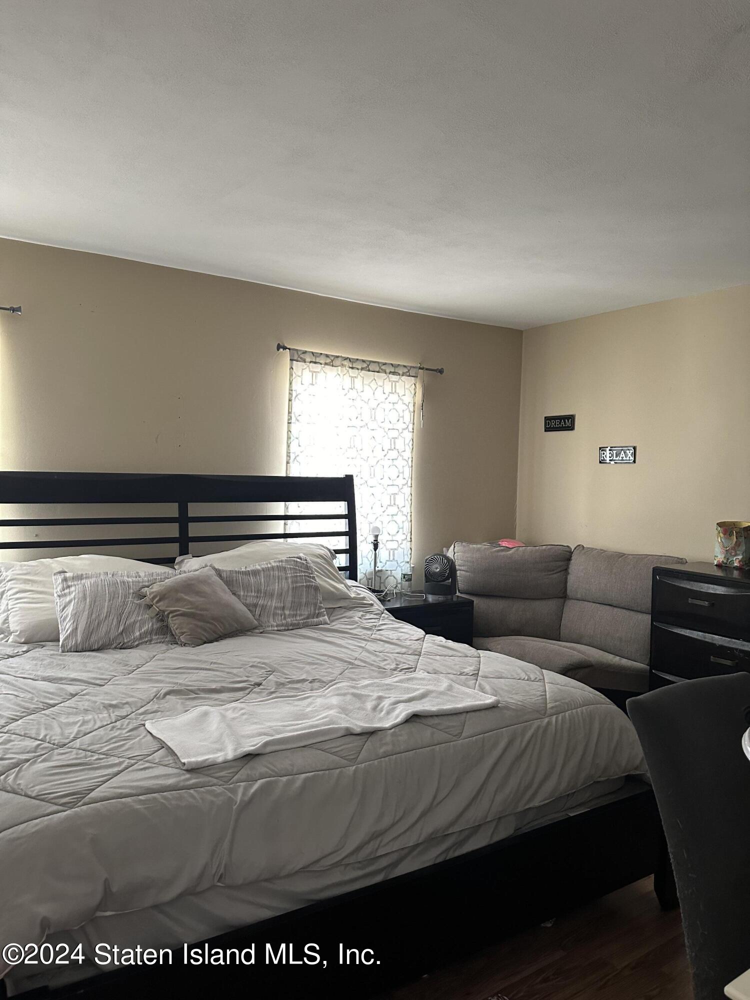 101 Redwood Loop, Staten Island, New York image 10