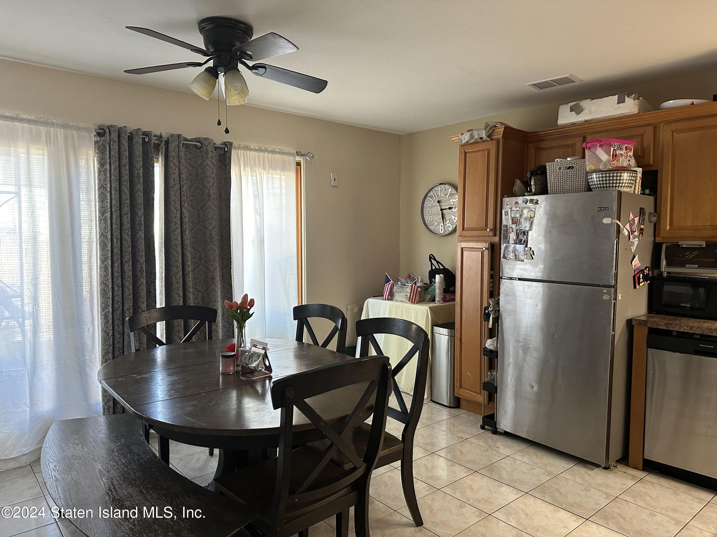 101 Redwood Loop, Staten Island, New York image 8