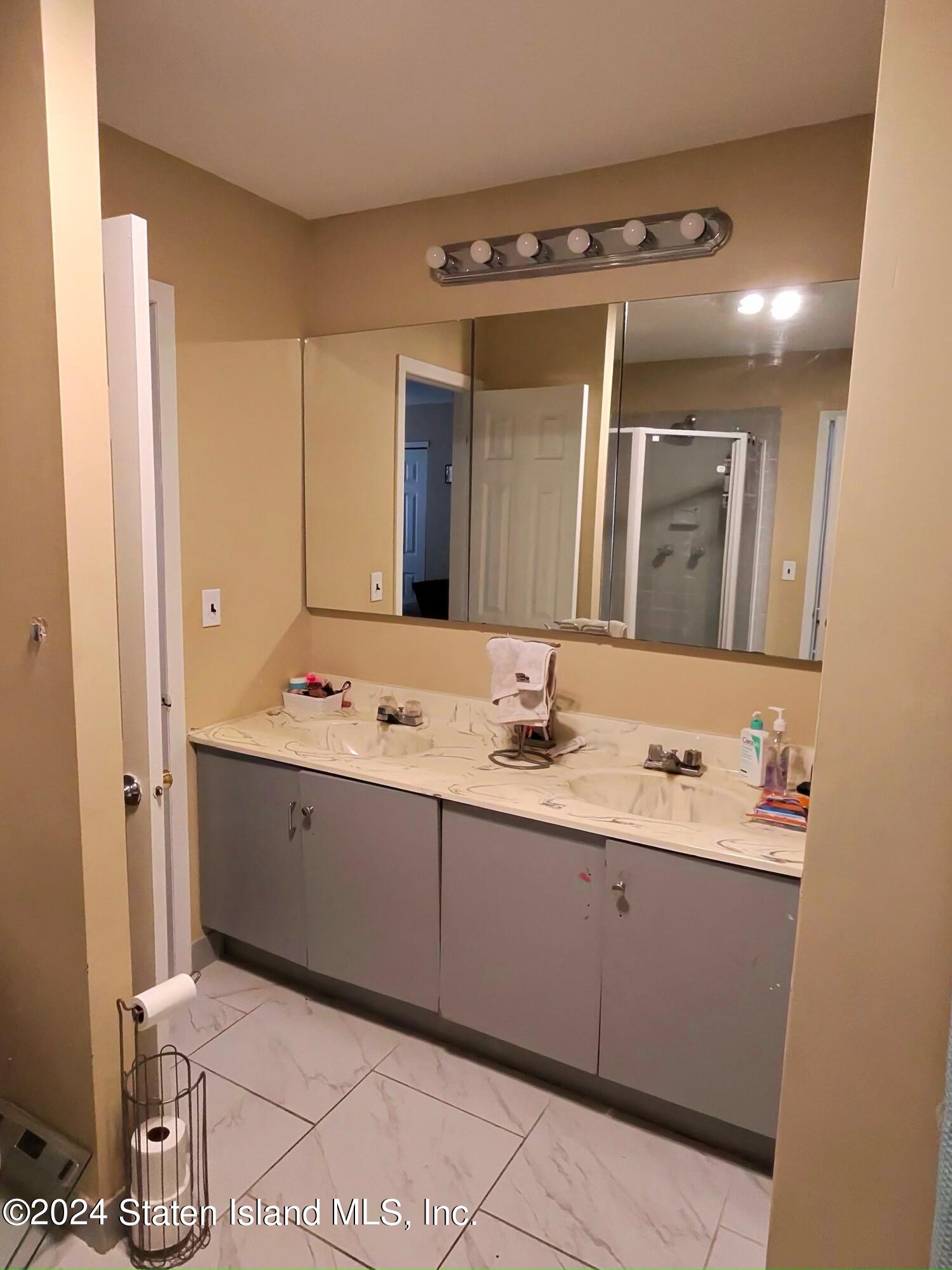 101 Redwood Loop, Staten Island, New York image 14