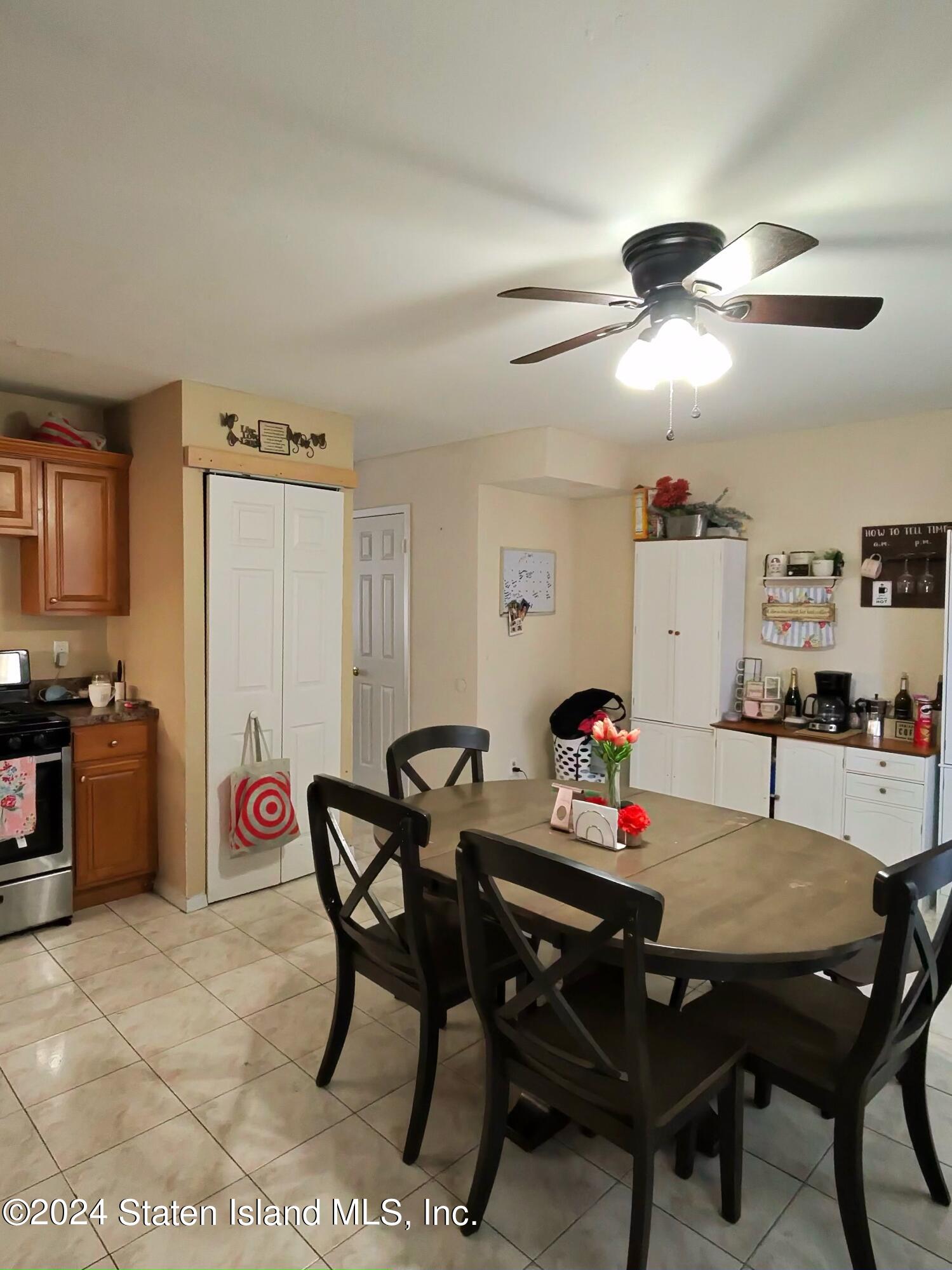 101 Redwood Loop, Staten Island, New York image 7