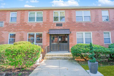 Photo of 131 Cortelyou Avenue #1-1, Staten Island, NY 10308 (MLS # 2505175)