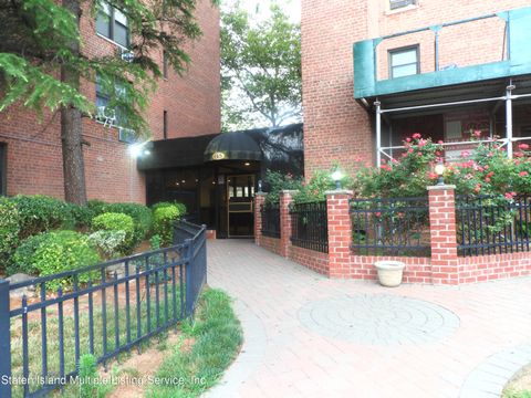 Photo of 145 Lincoln Avenue Ave #3j, Staten Island, NY 10306 (MLS # 2601633)