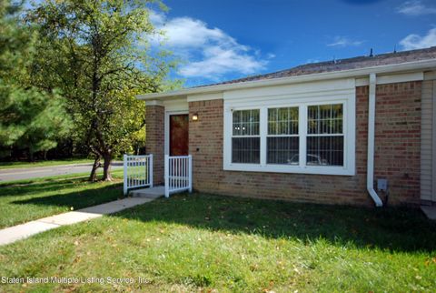 Photo of 73 Percival Court, Old Bridge, NJ 08857 (MLS # 1164876)