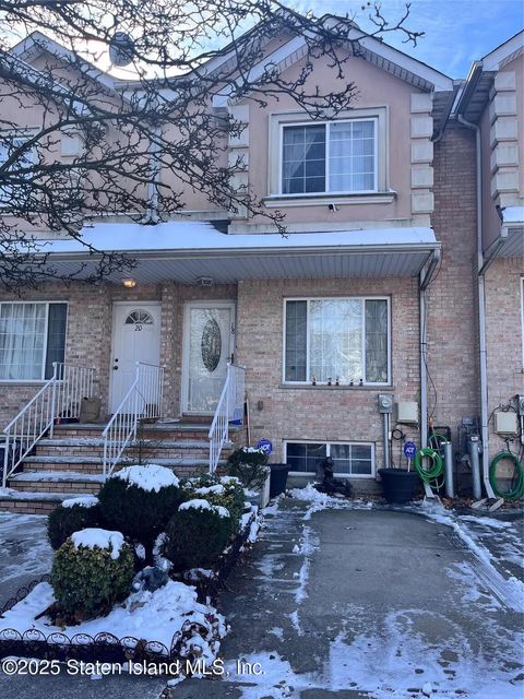Photo of 18 Calcagno Court, Staten Island, NY 10314 (MLS # 2502878)