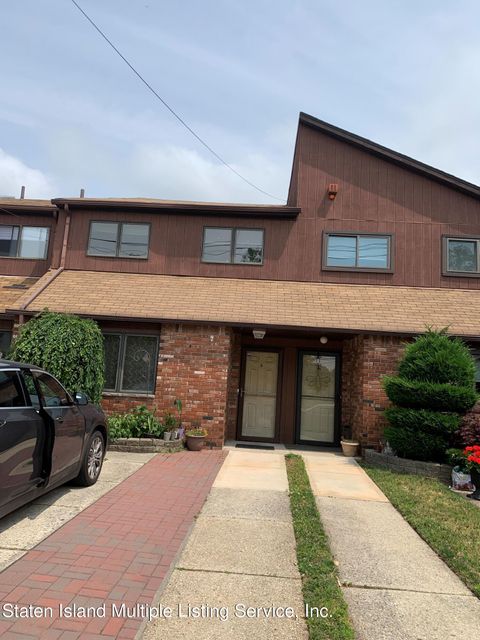 Photo of 953 W Fingerboard Road, Staten Island, NY 10304 (MLS # 1162707)