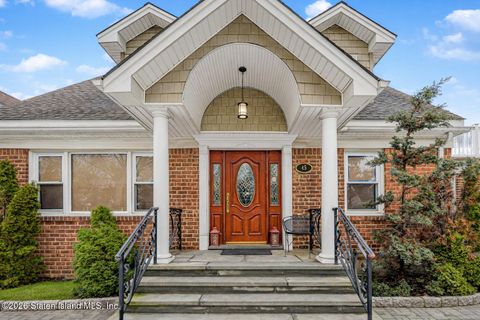 Photo of 45 College Avenue, Staten Island, NY 10314 (MLS # 2600998)