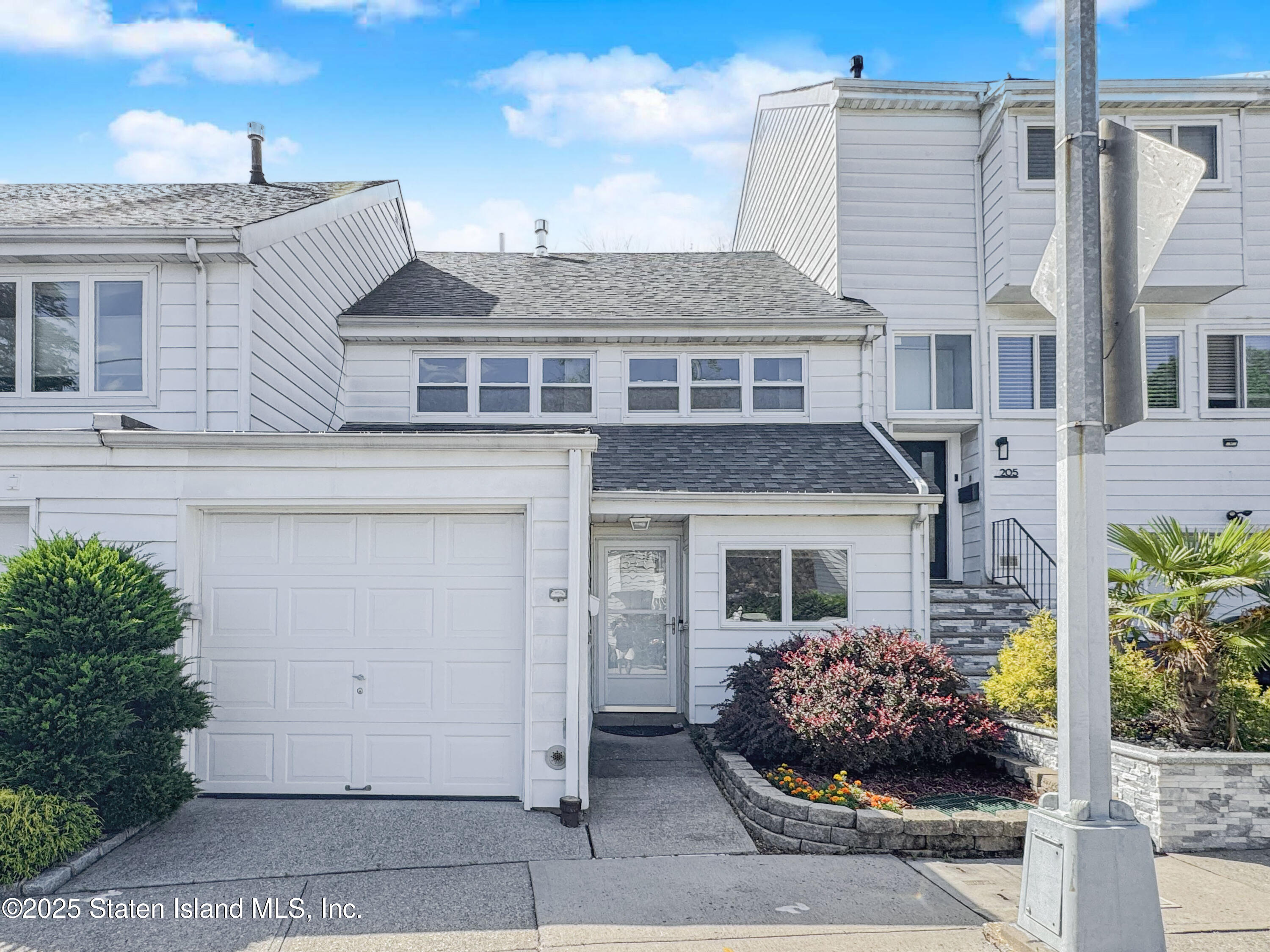 203 Dover Green, Staten Island, New York image 1
