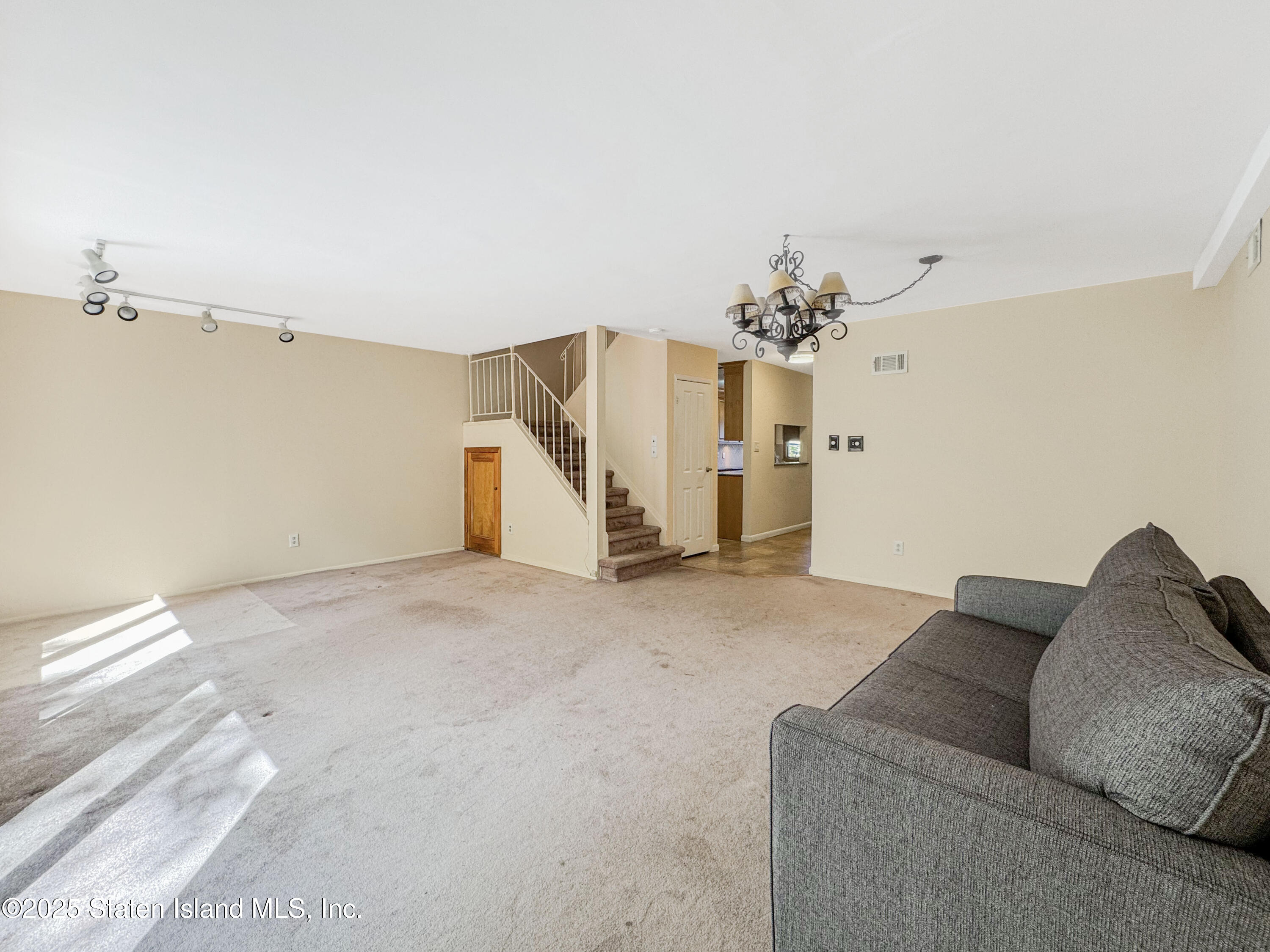 203 Dover Green, Staten Island, New York image 12