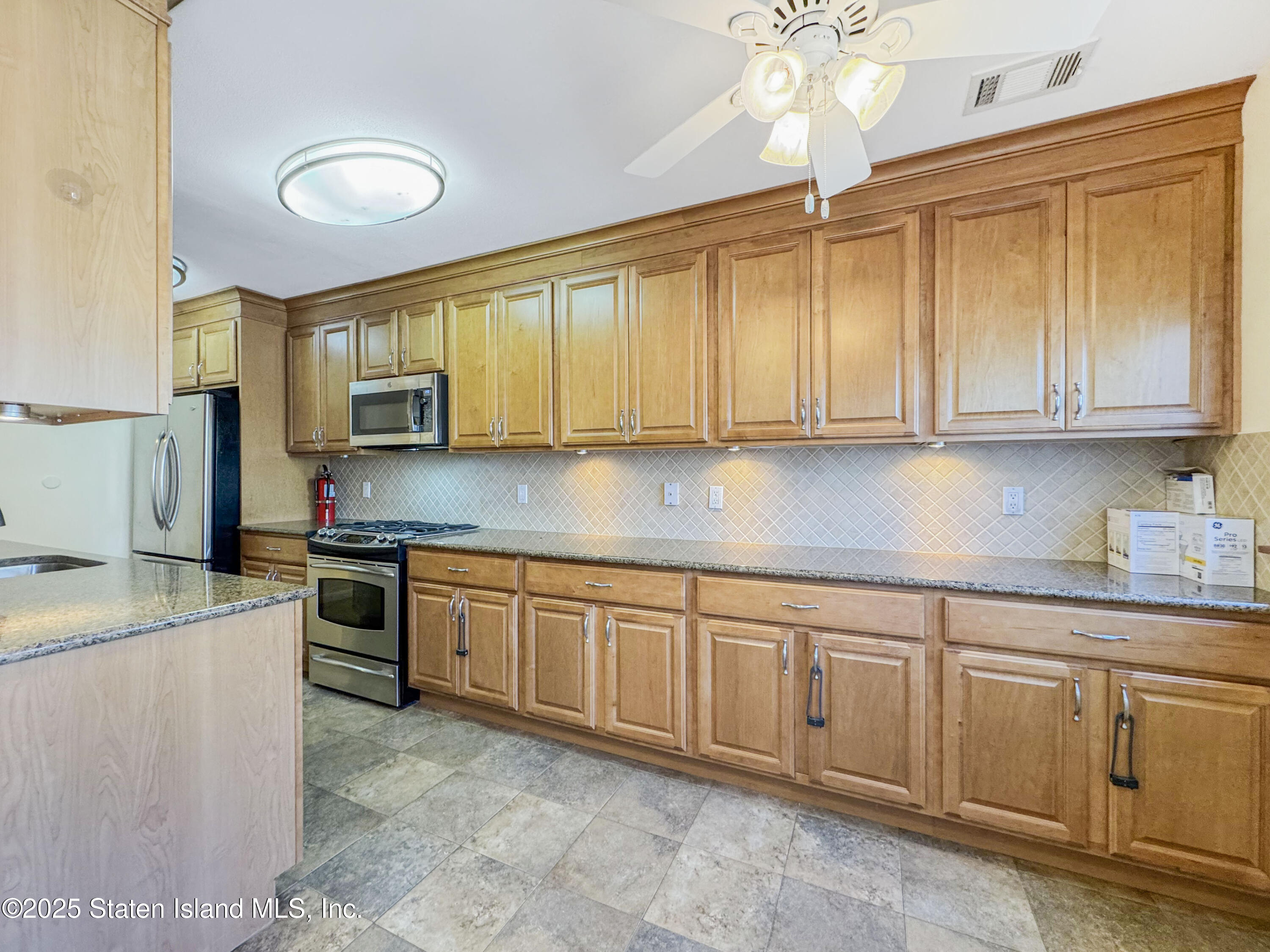 203 Dover Green, Staten Island, New York image 3