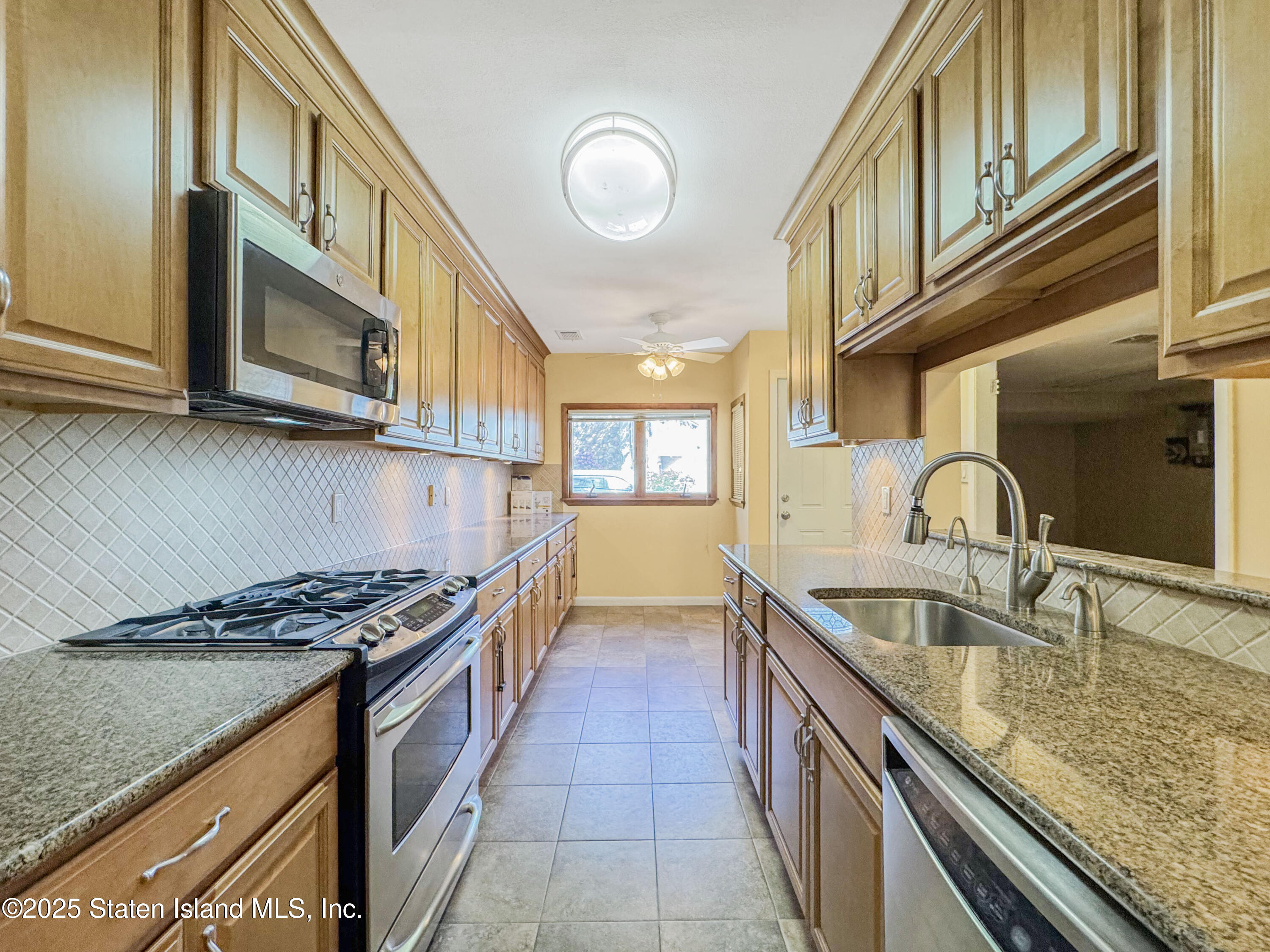 203 Dover Green, Staten Island, New York image 15