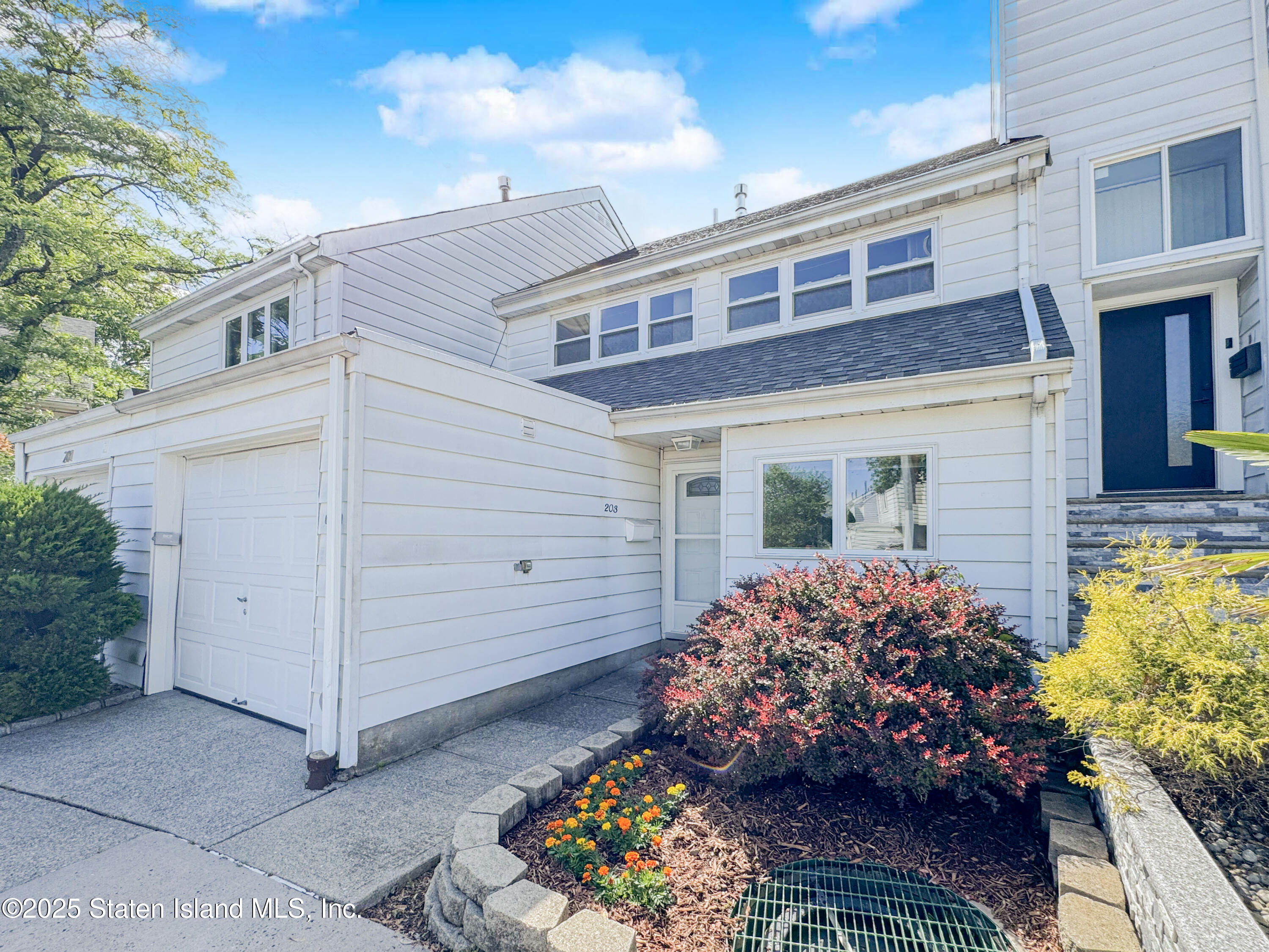 203 Dover Green, Staten Island, New York image 2