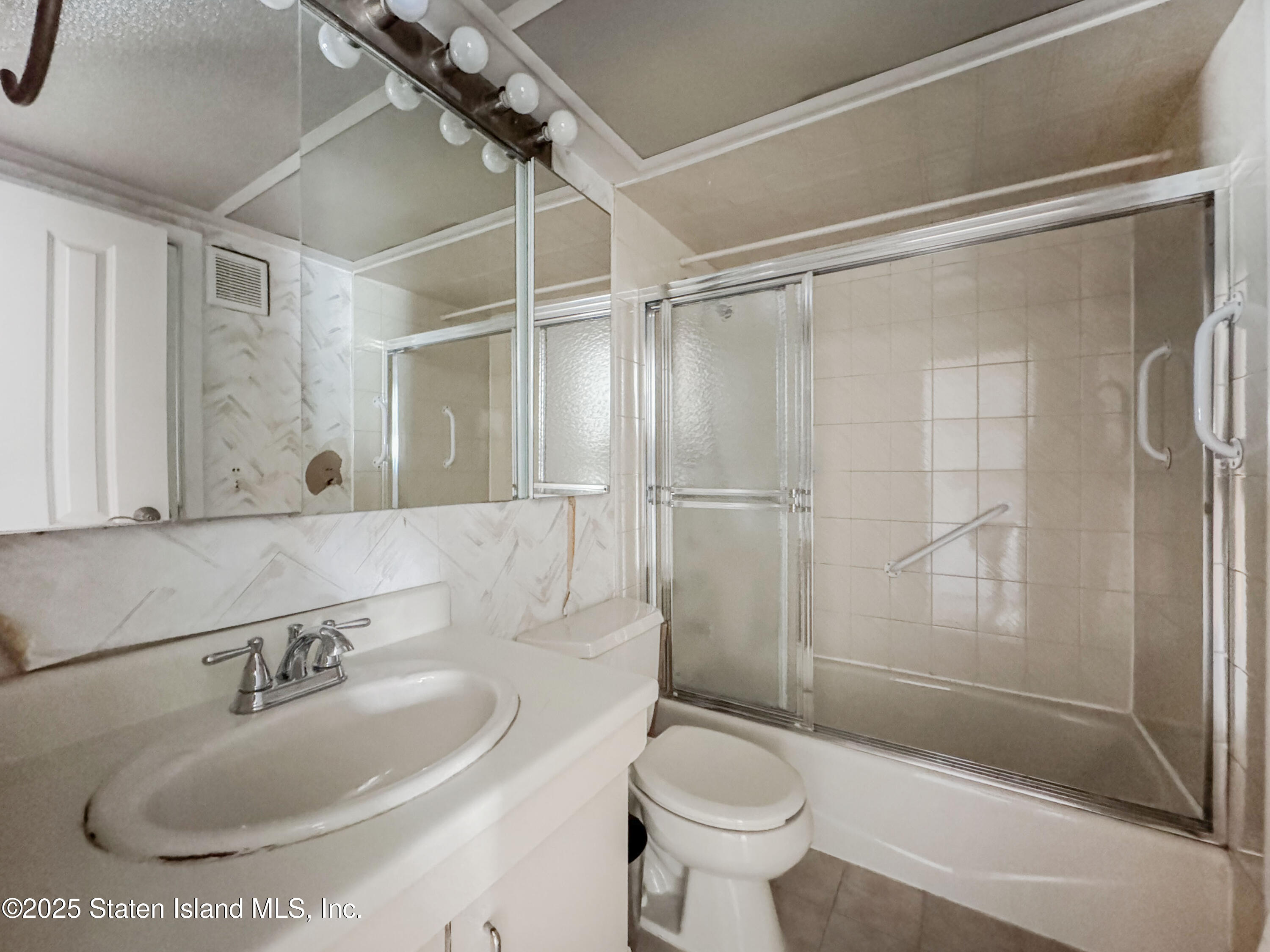 203 Dover Green, Staten Island, New York image 19
