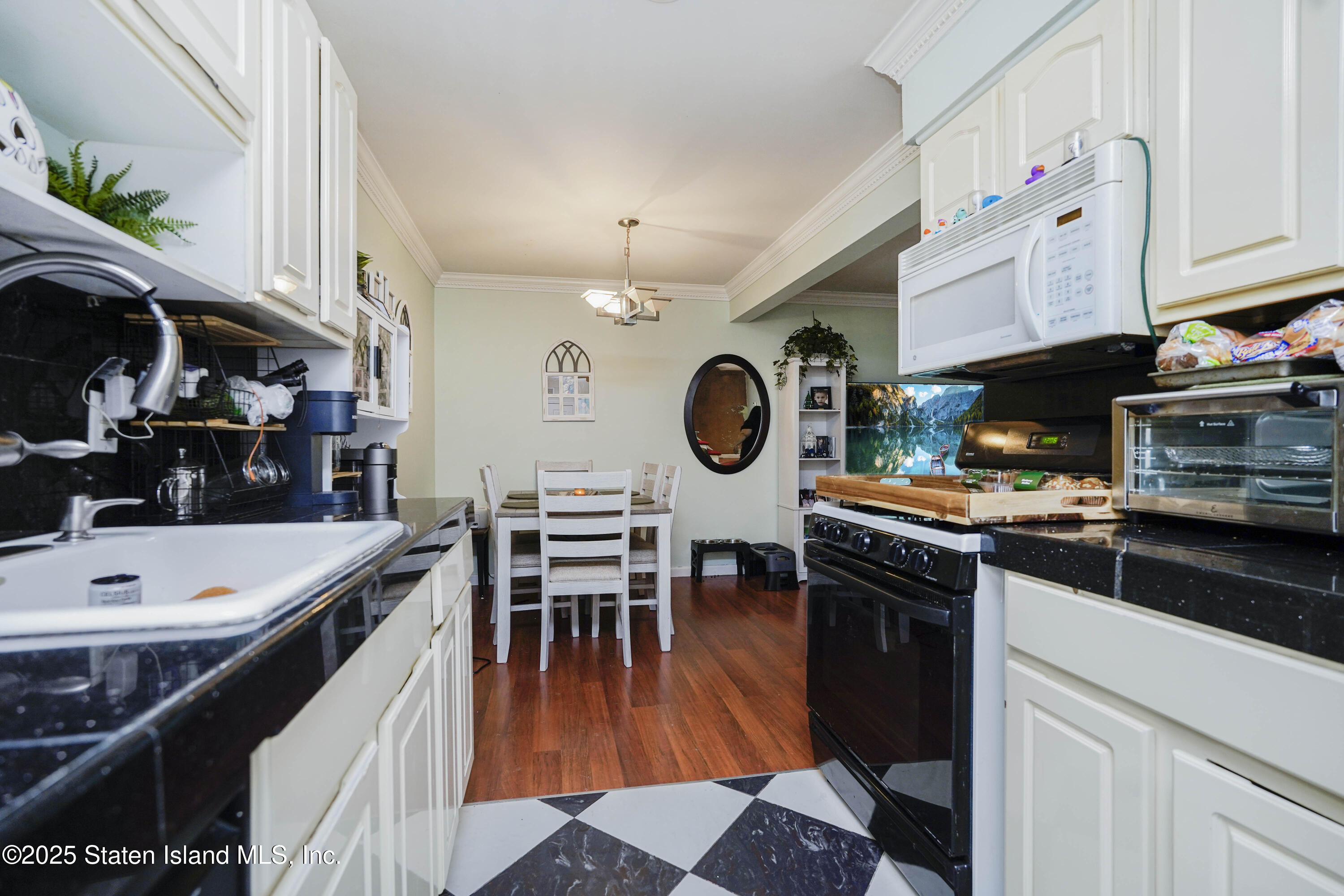 535-2 Willow Road, Staten Island, New York image 15