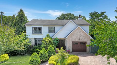 Photo of 7 Shift Place, Staten Island, NY 10312 (MLS # 2404168)