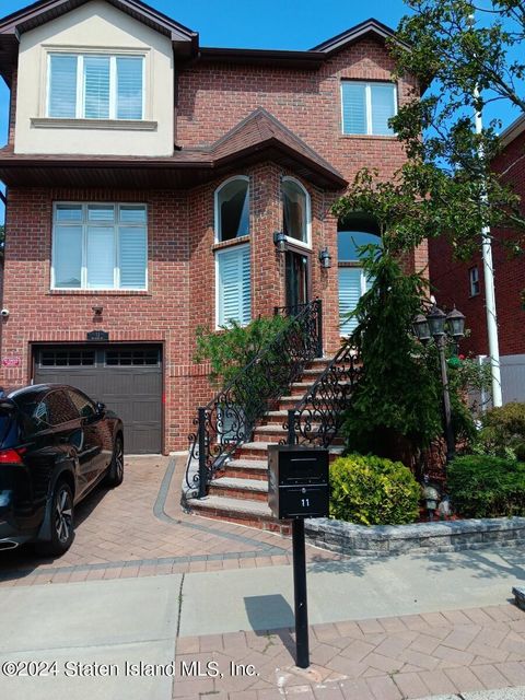 Photo of 11 Monahan Avenue #2, Staten Island, NY 10314 (MLS # 2404919)