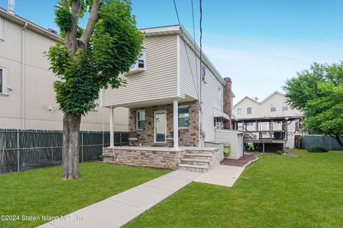 Photo of 67 Andrews Street, Staten Island, NY 10305 (MLS # 2403049)