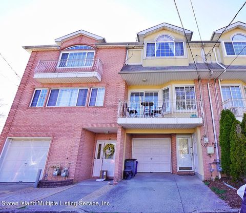 Photo of 63 Peacock Loop, Staten Island, NY 10309 (MLS # 1161323)