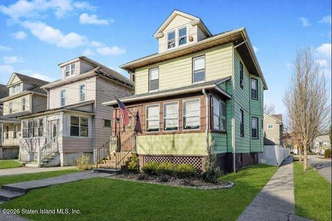 Photo of 110 Cortlandt Street, Staten Island, NY 10302 (MLS # 2600292)