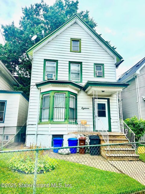 Photo of 18 Cottage Place, Staten Island, NY 10302 (MLS # 2503853)