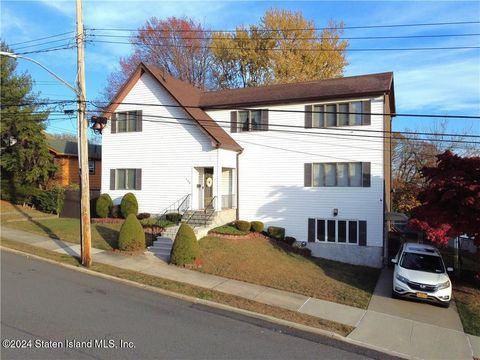 Photo of 179 Mason Street, Staten Island, NY 10304 (MLS # 2406822)