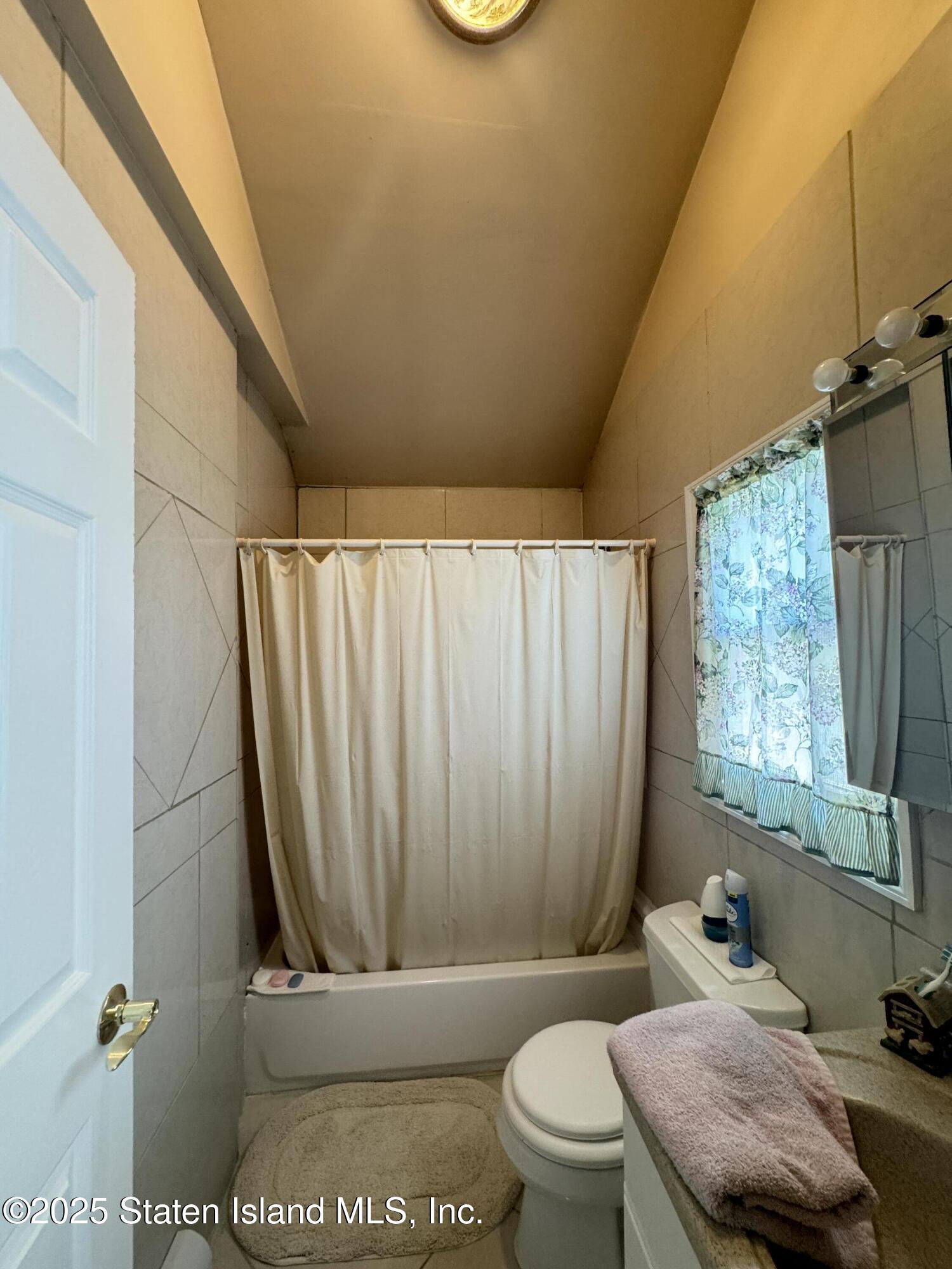 520 Clermont Avenue, Staten Island, New York image 4