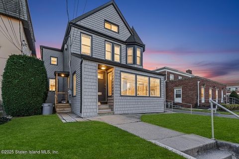 Photo of 4062 Amboy Road, Staten Island, NY 10308 (MLS # 2507098)