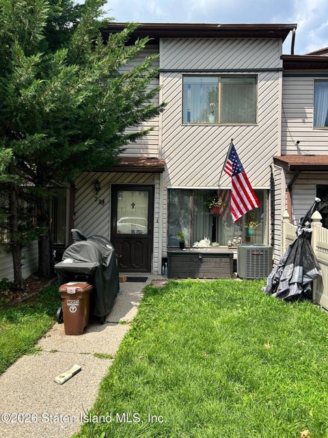 Photo of 38 Selvin Loop, Staten Island, NY 10303 (MLS # 2603949)