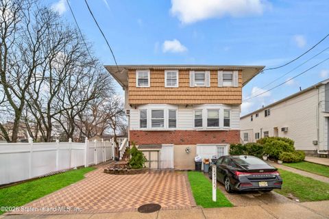 Photo of 753 Woolley Avenue, Staten Island, NY 10314 (MLS # 2601885)
