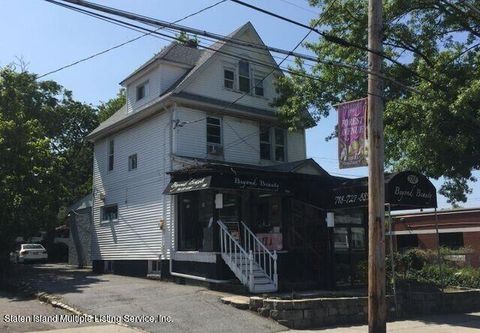 Photo of 788 Forest Avenue, Staten Island, NY 10310 (MLS # 1155974)