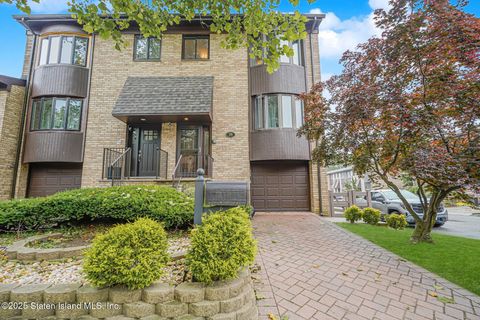 Photo of 78 Claradon Lane, Staten Island, NY 10305 (MLS # 2503369)