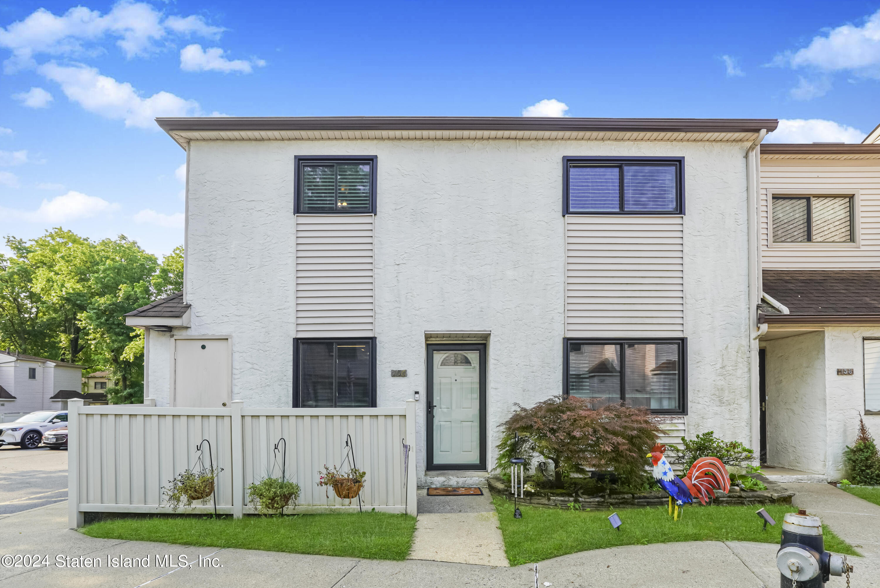 156 Surfside Plaza #100, Staten Island, New York image 1