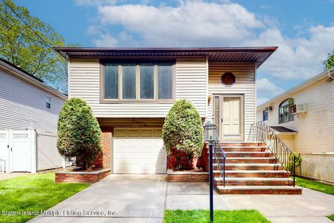 Photo of 673 Woolley Avenue, Staten Island, NY 10314 (MLS # 1162218)