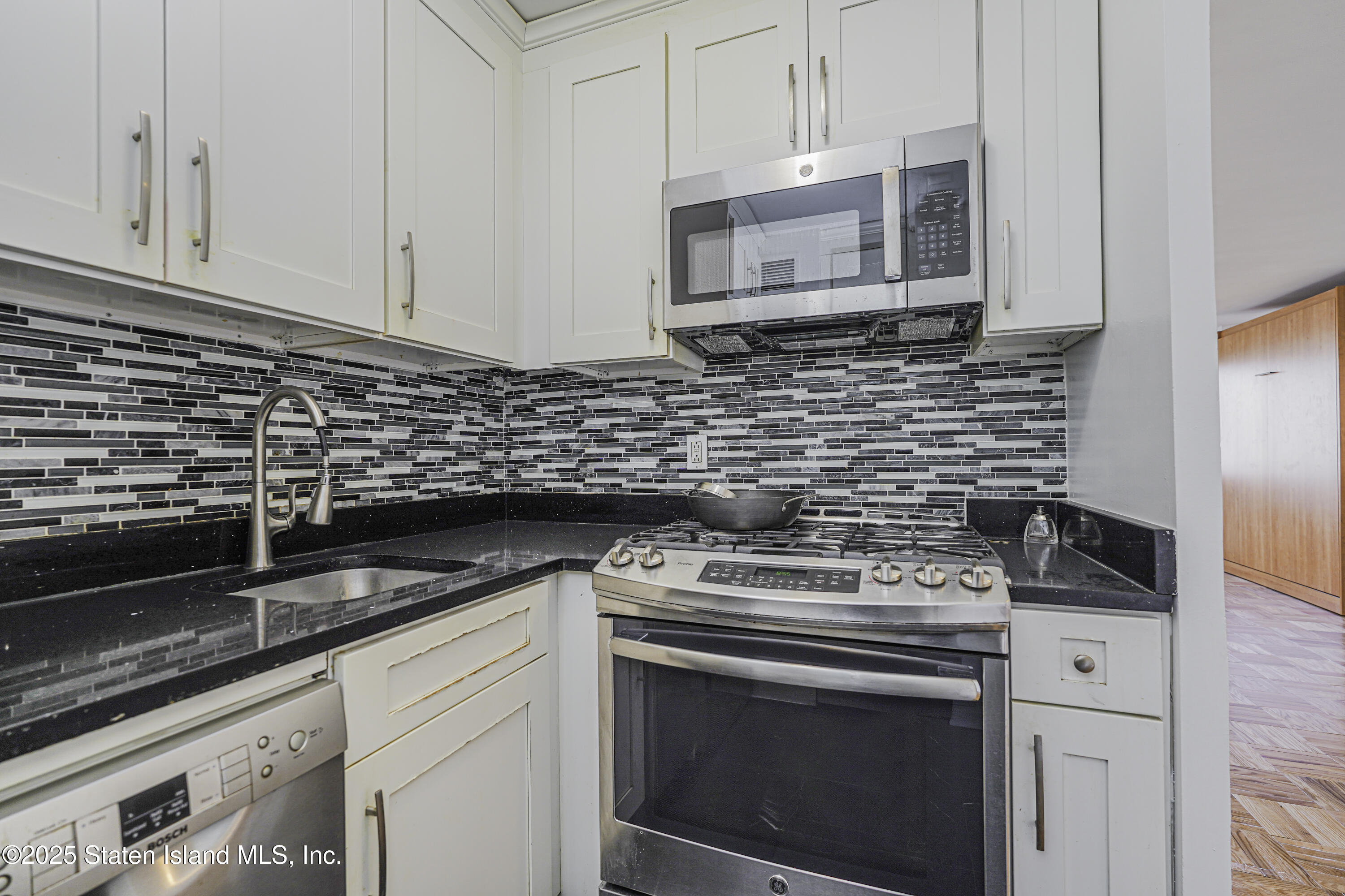 401 E 86th Street #17M, New York, New York image 18