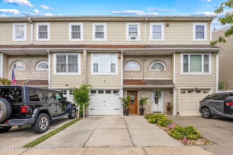 Photo of 9 Eagan Avenue, Staten Island, NY 10312 (MLS # 2504182)