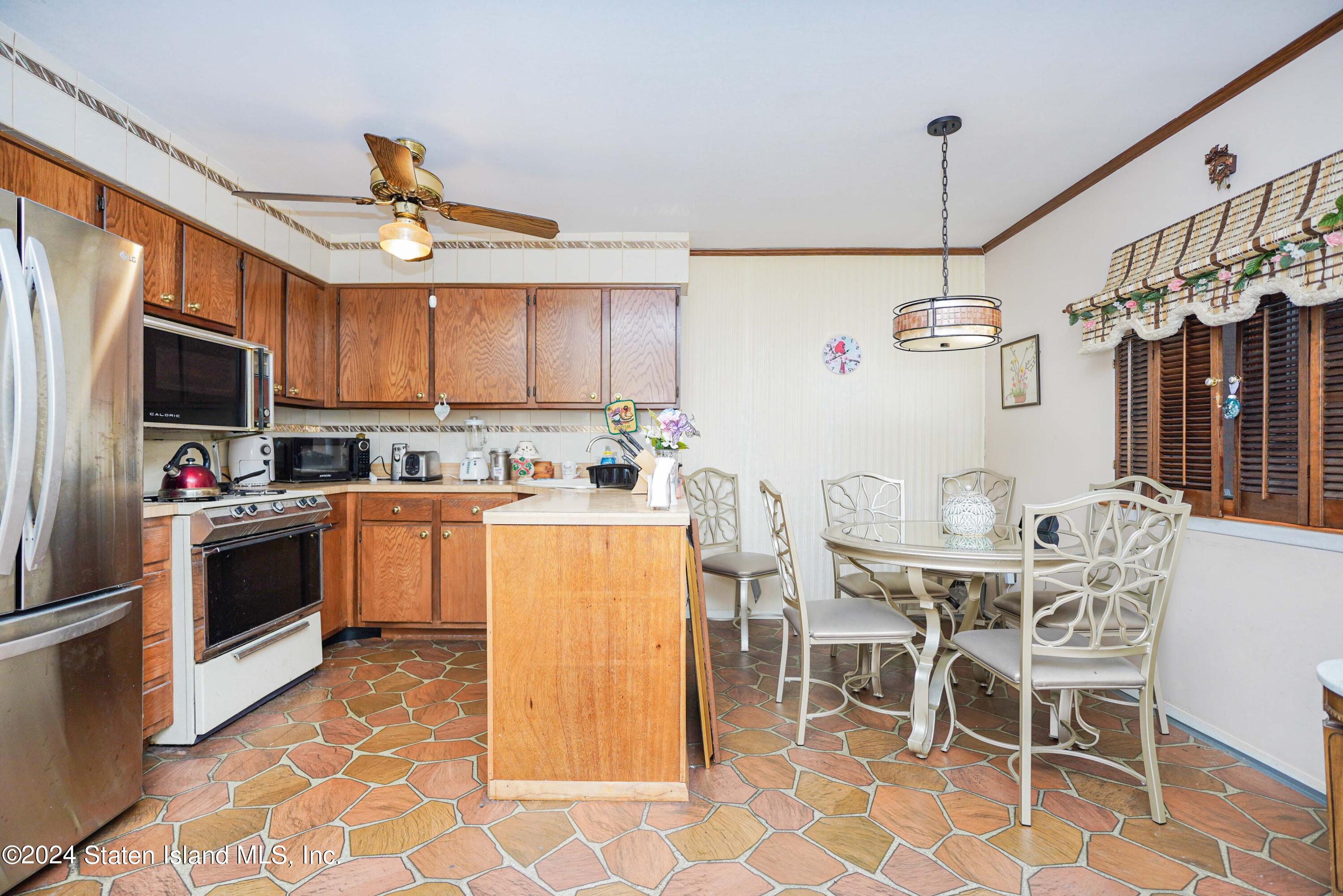 25 Alan Loop, Staten Island, New York image 9