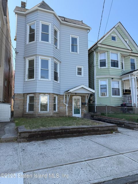 Photo of 244 Fillmore Street, Staten Island, NY 10301 (MLS # 2501785)