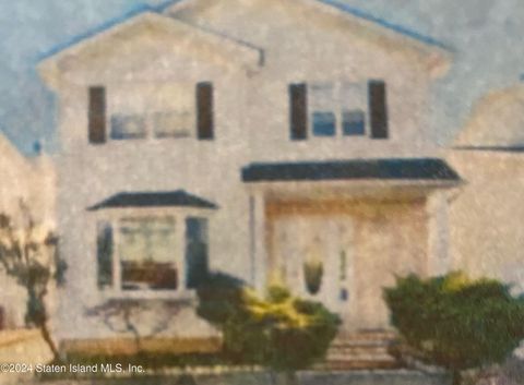 Photo of 39 Blossom Lane, Staten Island, NY 10307 (MLS # 2406413)