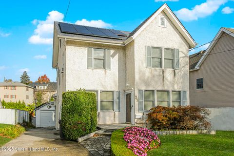 Photo of 25 Grace Road, Staten Island, NY 10306 (MLS # 2506491)