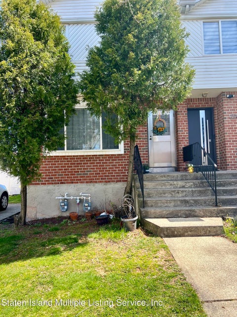Photo of 861 Rossville Avenue #Down, Staten Island, NY 10309 (MLS # 2605726)