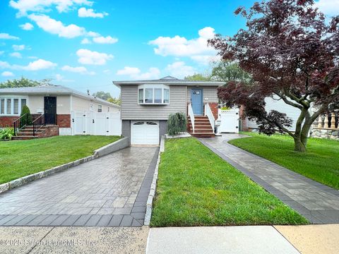 Photo of 21 Stroud Avenue, Staten Island, NY 10312 (MLS # 2503520)