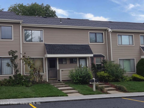 Condo For Sale - 20 Arrowood Court #526<br/> Staten Island, NY 10309