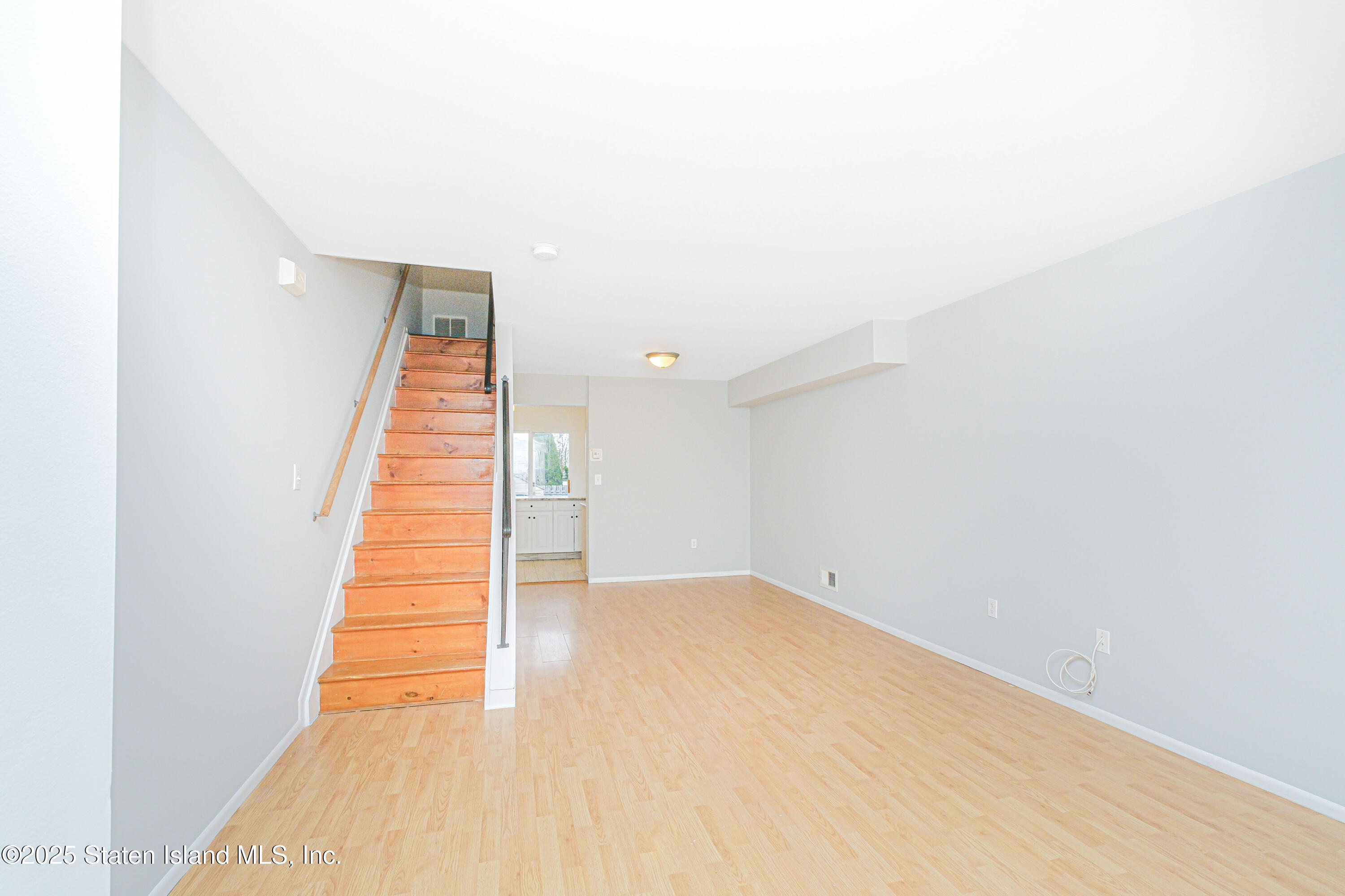 330 Skyline Drive #H, Staten Island, New York image 6