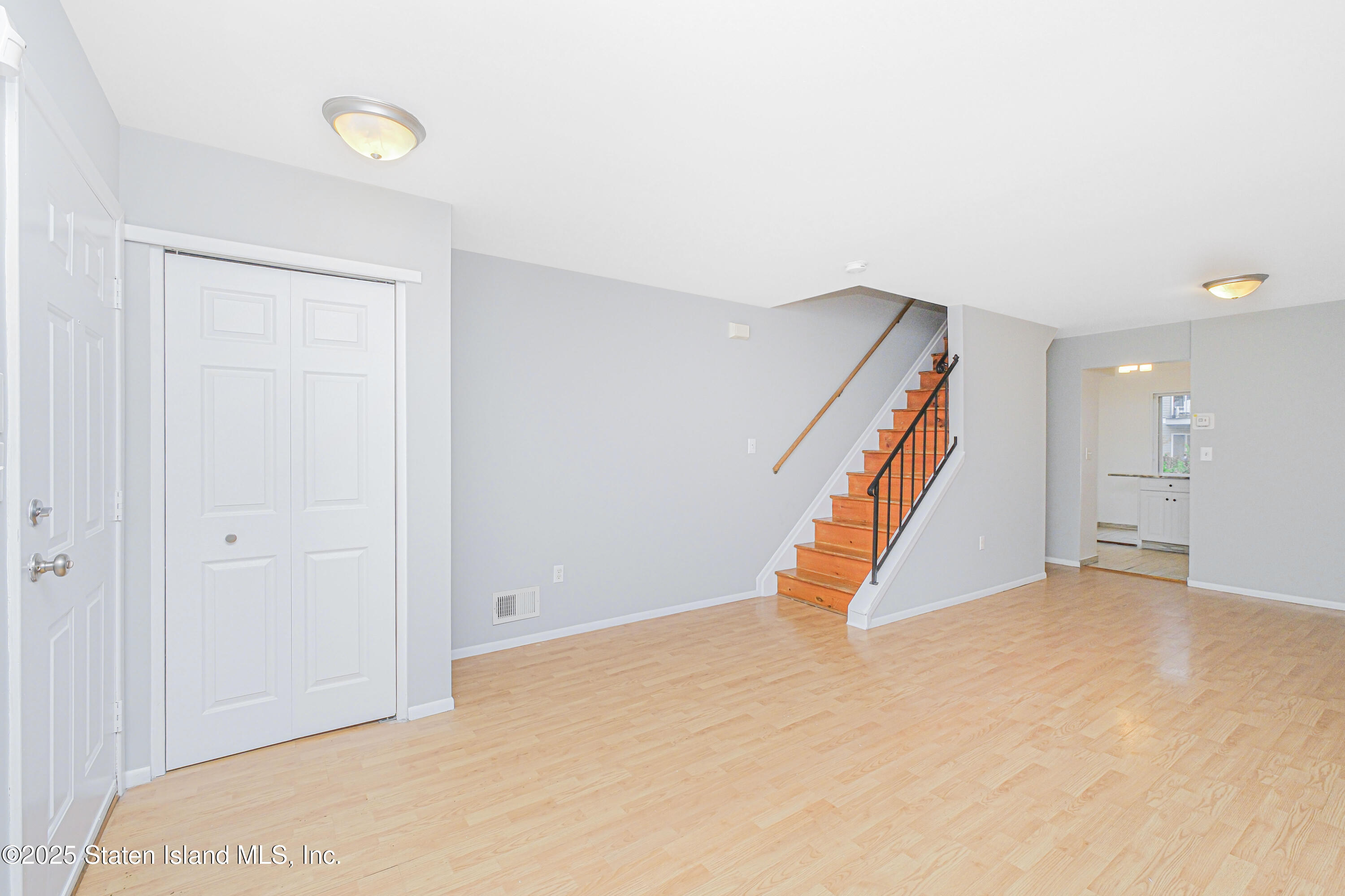 330 Skyline Drive #H, Staten Island, New York image 5