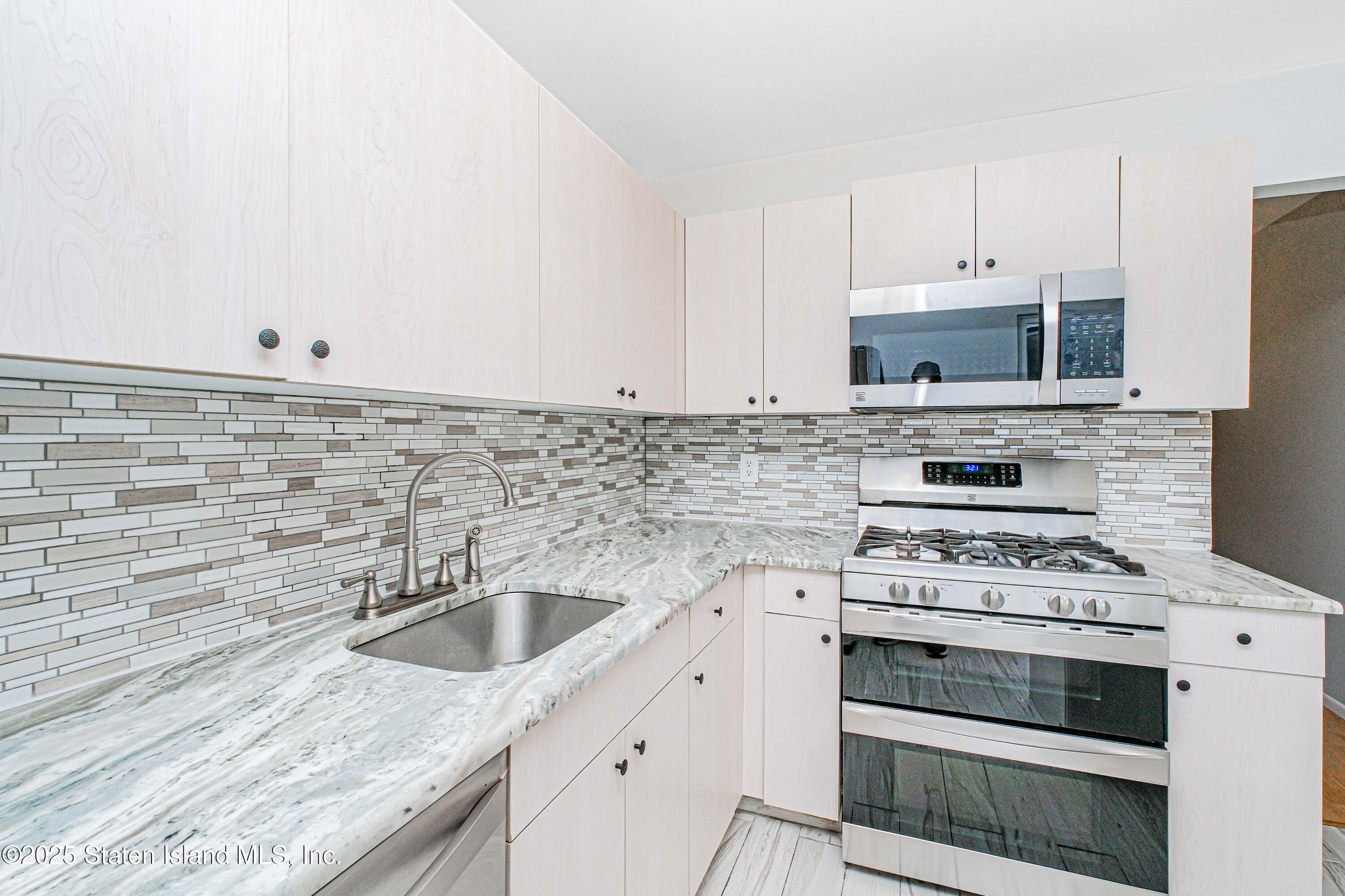 330 Skyline Drive #H, Staten Island, New York image 12